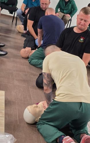 0 0 983 1564 resize a8430c48132449d076133436dbe5001e1f268478