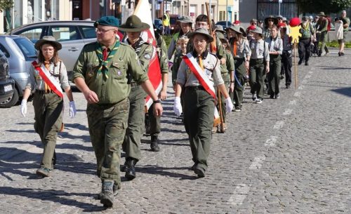 harcerze-rynek-szamotuly-2025-0004