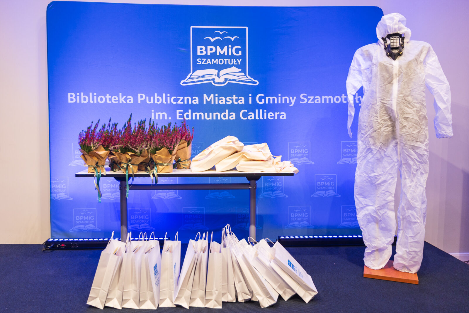noc-bibliotek-2026-089
