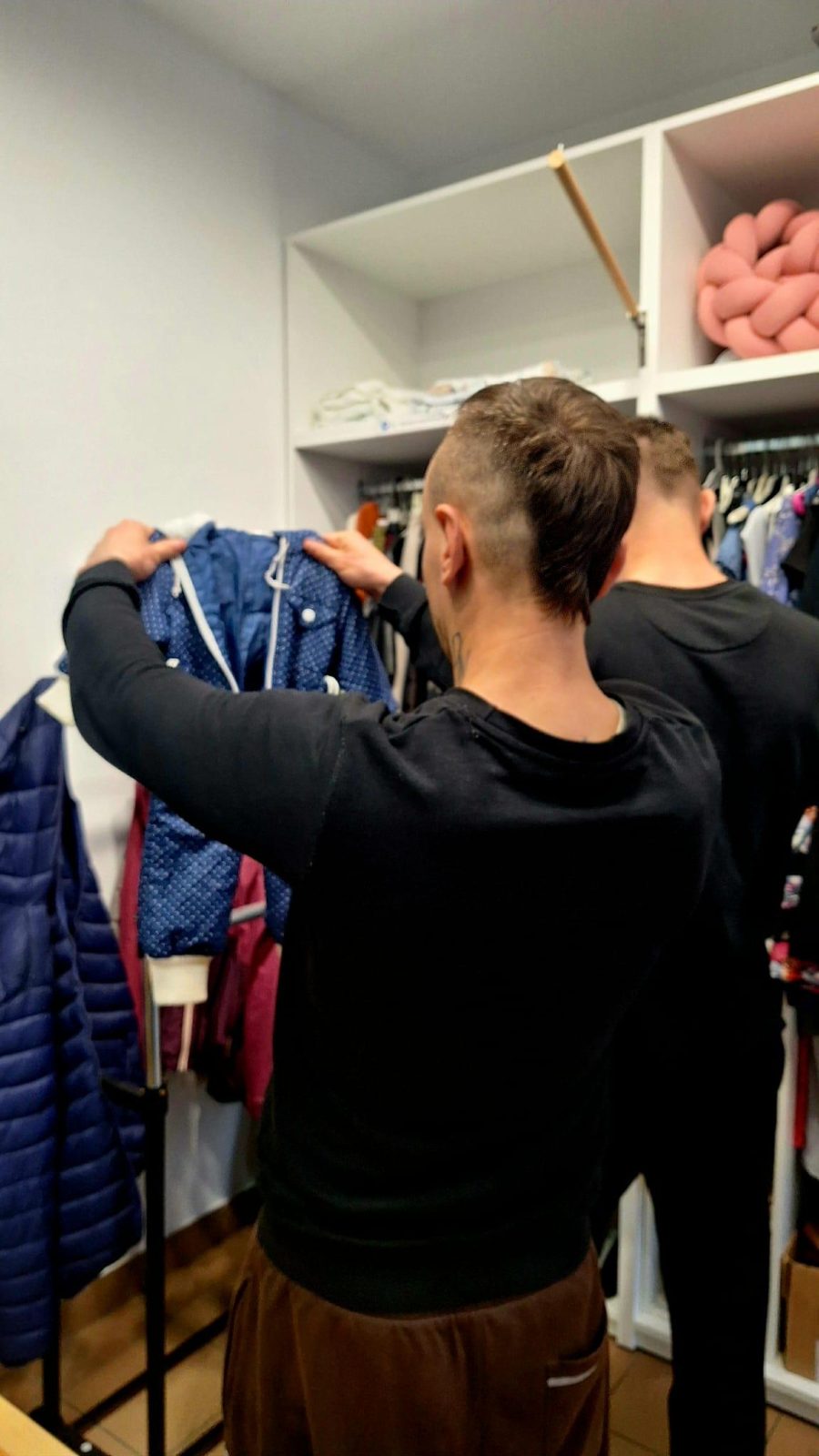 0 0 1152 2047 resize e74218f83ec744d4537410fe951632fd1c9b1432