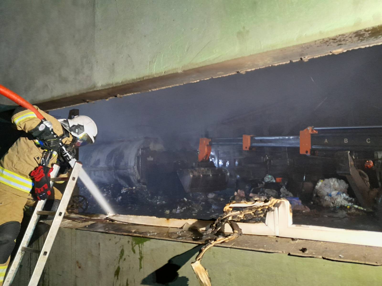 e1d42fa5-4649-41df-a9ab-4784cd787a0a