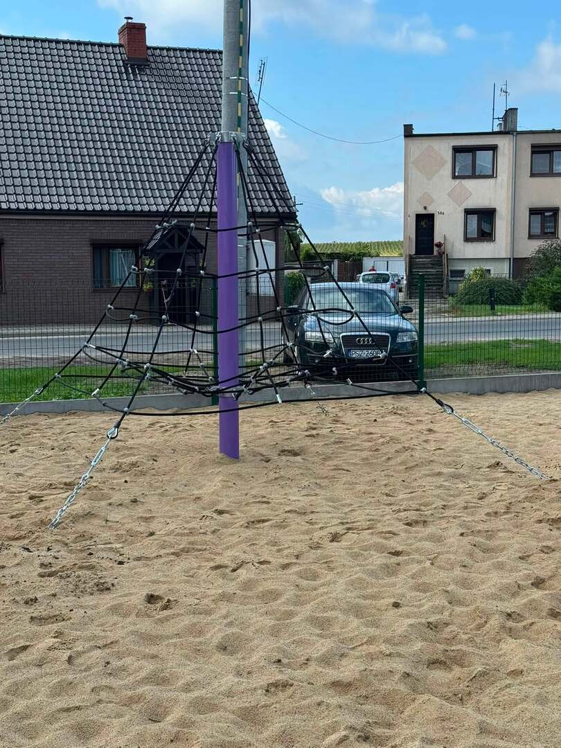 plac-Debina-010