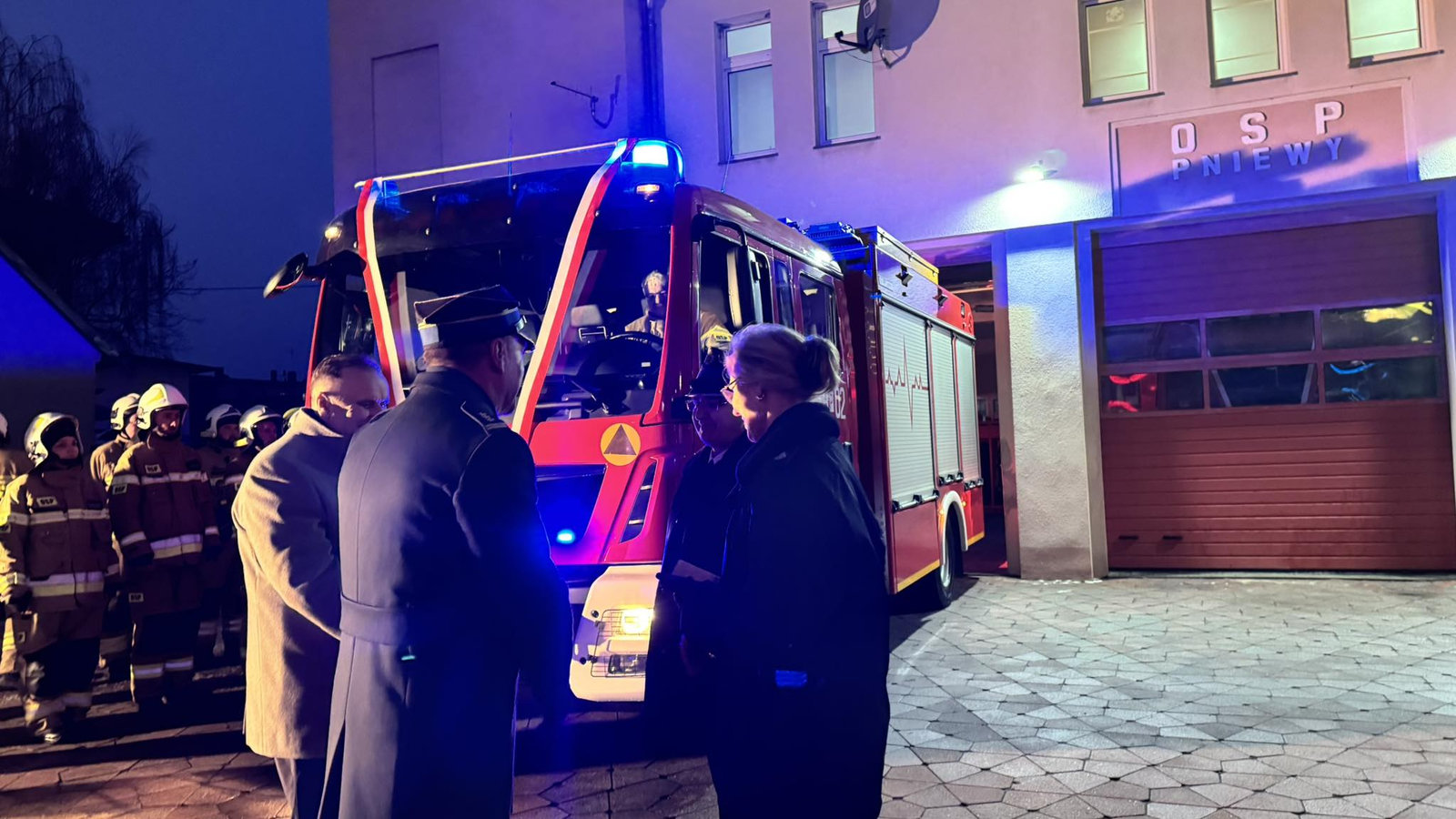 przekazanie-wozow-Pniewy-2026-0011