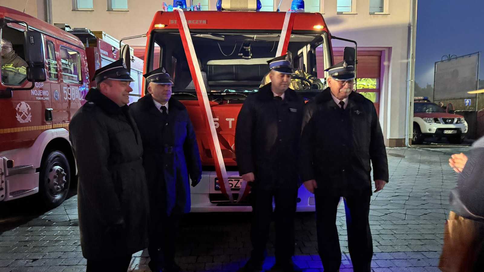 przekazanie-wozow-Pniewy-2026-0019