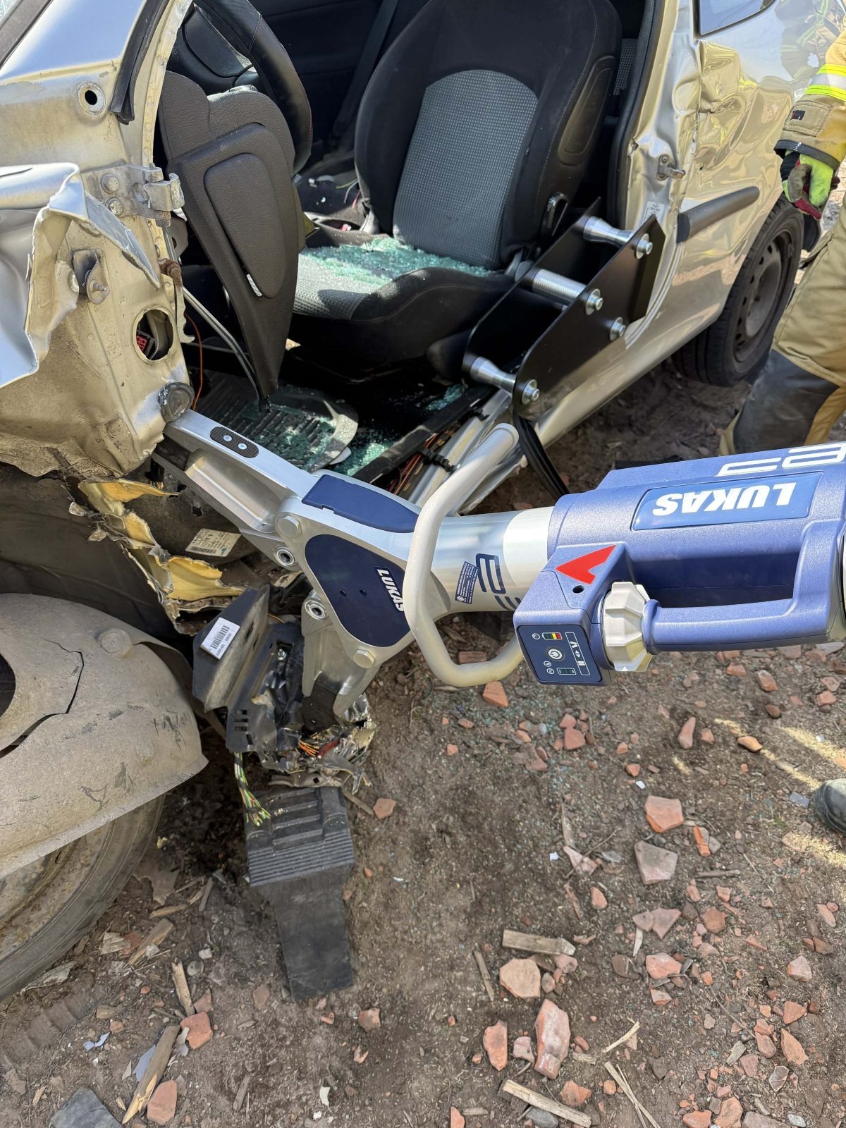 f15e091e-80a8-44a3-8e41-d453d7b2868e